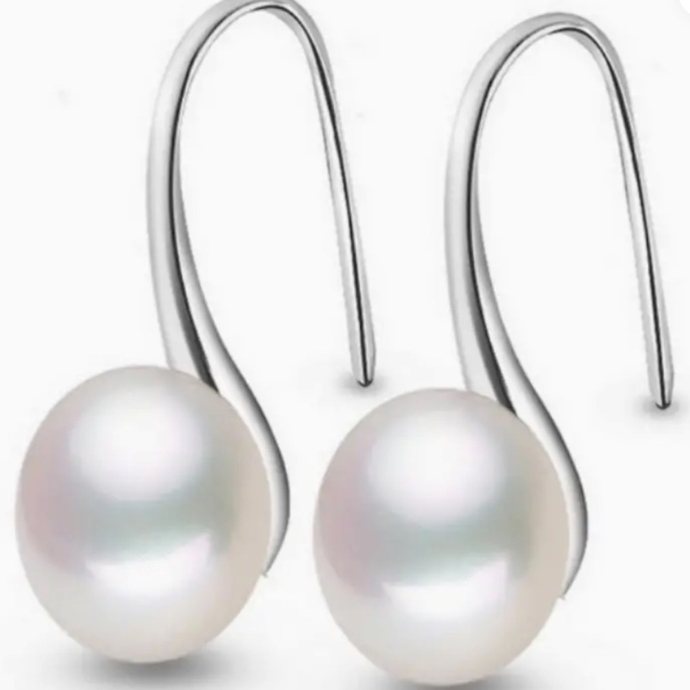 Silver Drop earrings with white Pearls